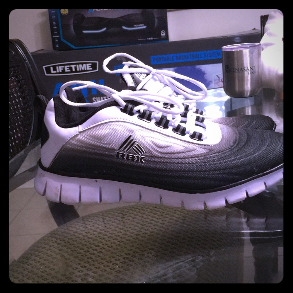 Athletic shoes